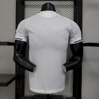 Newcastle United 25/26 Camisola Principal Versão Jogador
