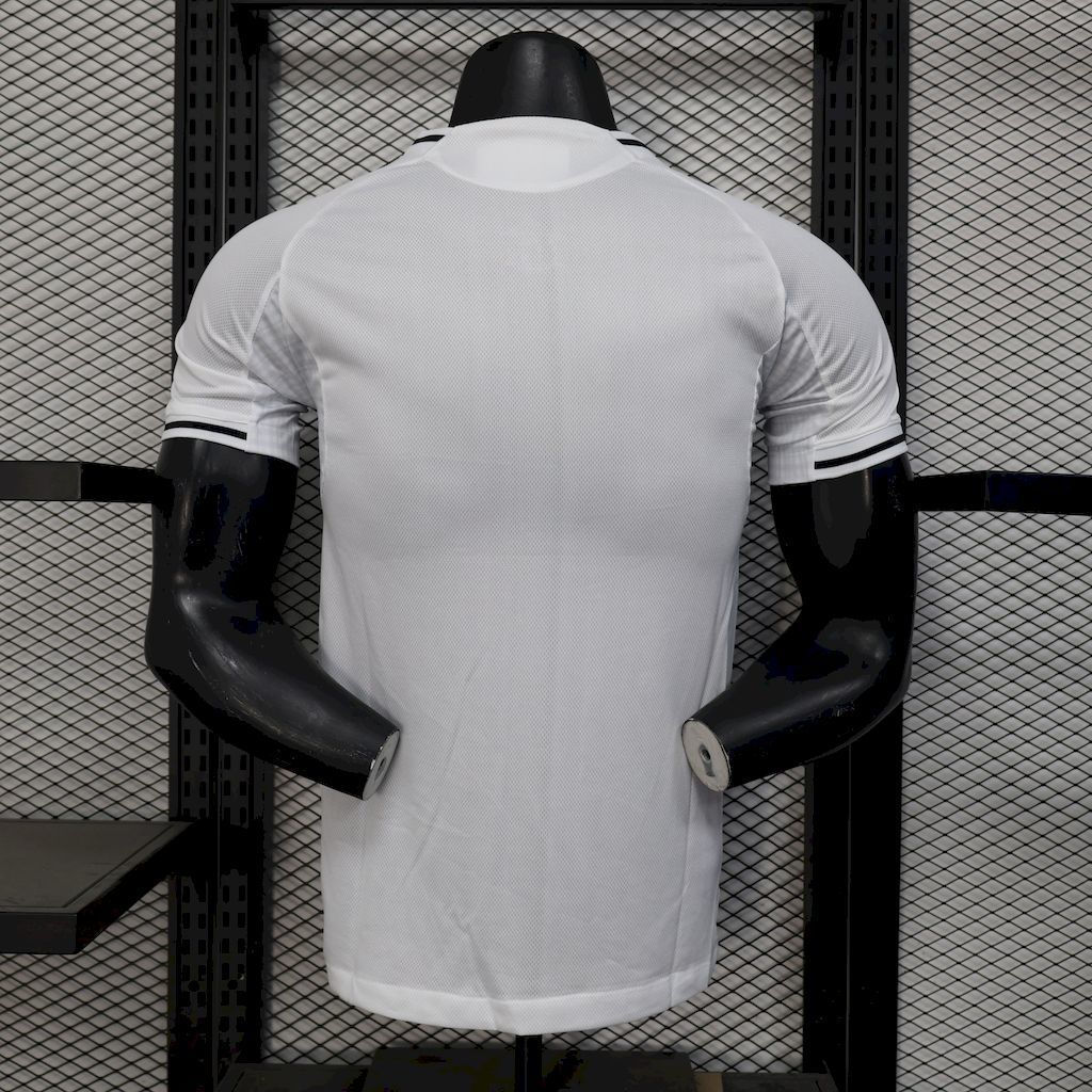 Newcastle United 25/26 Camisola Principal Versão Jogador